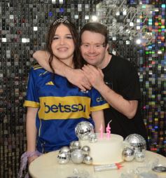 Foto de la galería: Los 15 años de Valentina Belén Kadi, en fotos la noche de fiesta y diversión que compartió en la Peña Tacuarí