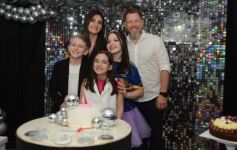 Foto de la galería: Los 15 años de Valentina Belén Kadi, en fotos la noche de fiesta y diversión que compartió en la Peña Tacuarí