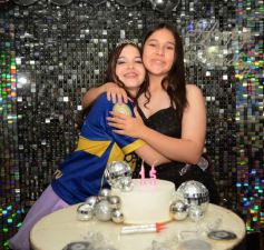 Foto de la galería: Los 15 años de Valentina Belén Kadi, en fotos la noche de fiesta y diversión que compartió en la Peña Tacuarí