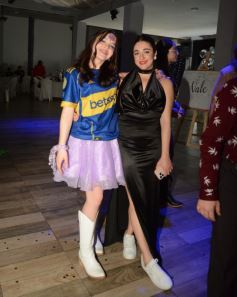 Foto de la galería: Los 15 años de Valentina Belén Kadi, en fotos la noche de fiesta y diversión que compartió en la Peña Tacuarí