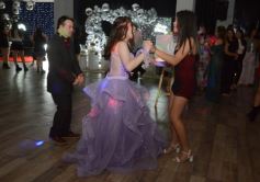 Foto de la galería: Los 15 años de Valentina Belén Kadi, en fotos la noche de fiesta y diversión que compartió en la Peña Tacuarí