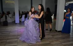 Foto de la galería: Los 15 años de Valentina Belén Kadi, en fotos la noche de fiesta y diversión que compartió en la Peña Tacuarí