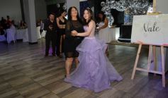 Foto de la galería: Los 15 años de Valentina Belén Kadi, en fotos la noche de fiesta y diversión que compartió en la Peña Tacuarí