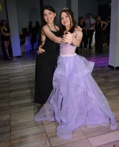 Foto de la galería: Los 15 años de Valentina Belén Kadi, en fotos la noche de fiesta y diversión que compartió en la Peña Tacuarí