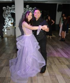 Foto de la galería: Los 15 años de Valentina Belén Kadi, en fotos la noche de fiesta y diversión que compartió en la Peña Tacuarí