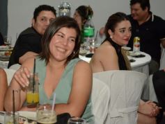 Foto de la galería: Los 15 años de Valentina Belén Kadi, en fotos la noche de fiesta y diversión que compartió en la Peña Tacuarí