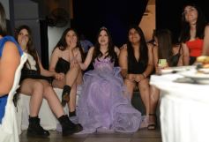 Foto de la galería: Los 15 años de Valentina Belén Kadi, en fotos la noche de fiesta y diversión que compartió en la Peña Tacuarí