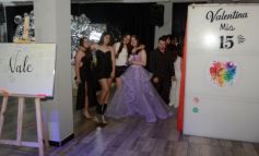 Foto de la galería: Los 15 años de Valentina Belén Kadi, en fotos la noche de fiesta y diversión que compartió en la Peña Tacuarí