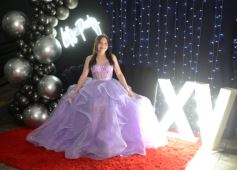 Foto de la galería: Los 15 años de Valentina Belén Kadi, en fotos la noche de fiesta y diversión que compartió en la Peña Tacuarí