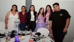 Foto de la galería: Los 15 años de Valentina Belén Kadi, en fotos la noche de fiesta y diversión que compartió en la Peña Tacuarí