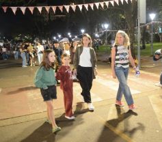 Foto de la galería: Brilla Sarita sumó su edición de primavera con salidas, gastronomía y entretenimiento familiar en el Parque Paraguayo