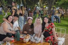 Foto de la galería: Brilla Sarita sumó su edición de primavera con salidas, gastronomía y entretenimiento familiar en el Parque Paraguayo