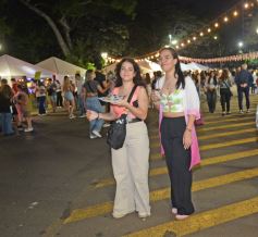 Foto de la galería: Brilla Sarita sumó su edición de primavera con salidas, gastronomía y entretenimiento familiar en el Parque Paraguayo