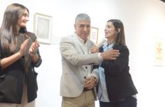 Foto de la galería: Gustavo Añibarro inauguró su Muestra "Papeles con Historia", colección inédita y aporte cultural que expone en la ciudad