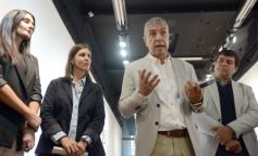 Foto de la galería: Gustavo Añibarro inauguró su Muestra "Papeles con Historia", colección inédita y aporte cultural que expone en la ciudad