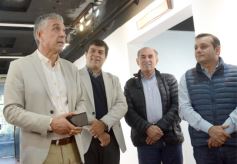 Foto de la galería: Gustavo Añibarro inauguró su Muestra "Papeles con Historia", colección inédita y aporte cultural que expone en la ciudad