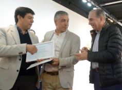 Foto de la galería: Gustavo Añibarro inauguró su Muestra "Papeles con Historia", colección inédita y aporte cultural que expone en la ciudad