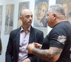 Foto de la galería: Gustavo Añibarro inauguró su Muestra "Papeles con Historia", colección inédita y aporte cultural que expone en la ciudad