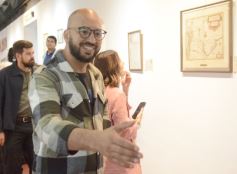 Foto de la galería: Gustavo Añibarro inauguró su Muestra "Papeles con Historia", colección inédita y aporte cultural que expone en la ciudad