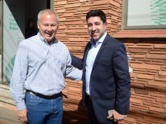 Foto de la galería: Gustavo Añibarro inauguró su Muestra "Papeles con Historia", colección inédita y aporte cultural que expone en la ciudad