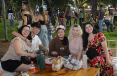 Sixto Fotografías. Sociedad. Varios - Brilla Sarita sumó su edición de primavera con salidas, gastronomía y entretenimiento familiar en el Parque Paraguayo