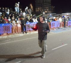 Foto de la galería: Está en marcha la fiesta: de la 1ra noche cumplida y hay más de toda la energía y alegría que trae la Estudiantina 2025