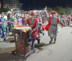 Foto de la galería: Está en marcha la fiesta: de la 1ra noche cumplida y hay más de toda la energía y alegría que trae la Estudiantina 2025