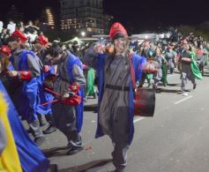 Foto de la galería: Está en marcha la fiesta: de la 1ra noche cumplida y hay más de toda la energía y alegría que trae la Estudiantina 2025