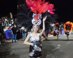 Foto de la galería: Está en marcha la fiesta: de la 1ra noche cumplida y hay más de toda la energía y alegría que trae la Estudiantina 2025