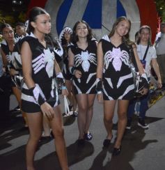 Foto de la galería: Está en marcha la fiesta: de la 1ra noche cumplida y hay más de toda la energía y alegría que trae la Estudiantina 2025