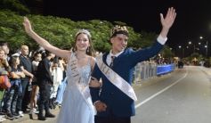 Foto de la galería: Está en marcha la fiesta: de la 1ra noche cumplida y hay más de toda la energía y alegría que trae la Estudiantina 2025