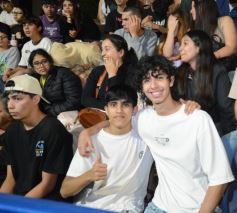 Foto de la galería: Está en marcha la fiesta: de la 1ra noche cumplida y hay más de toda la energía y alegría que trae la Estudiantina 2025