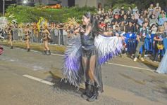 Foto de la galería: Está en marcha la fiesta: de la 1ra noche cumplida y hay más de toda la energía y alegría que trae la Estudiantina 2025