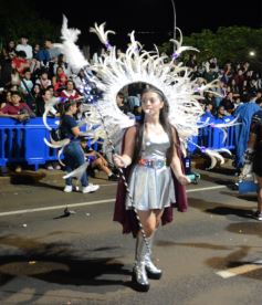 Foto de la galería: Está en marcha la fiesta: de la 1ra noche cumplida y hay más de toda la energía y alegría que trae la Estudiantina 2025