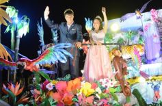 Sixto Fotografías. Sociedad. Estudiantina - Está en marcha la fiesta: de la 1ra noche cumplida y hay más de toda la energía y alegría que trae la Estudiantina 2025