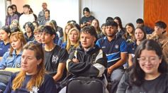 Foto de la galería: Estudiantina sin violencia: llamado a la reflexión y compromiso por la celebración sana y competencia sin rivalidades