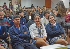 Foto de la galería: Estudiantina sin violencia: llamado a la reflexión y compromiso por la celebración sana y competencia sin rivalidades