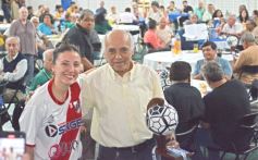Foto de la galería: A las glorias del fútbol misionero: reencuentro, distinciones y emoción en el homenaje que tuvieron por su día