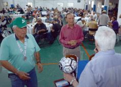 Foto de la galería: A las glorias del fútbol misionero: reencuentro, distinciones y emoción en el homenaje que tuvieron por su día