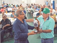Foto de la galería: A las glorias del fútbol misionero: reencuentro, distinciones y emoción en el homenaje que tuvieron por su día