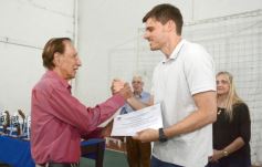 Foto de la galería: A las glorias del fútbol misionero: reencuentro, distinciones y emoción en el homenaje que tuvieron por su día