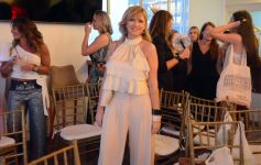 Foto de la galería: Boutique Encantos puso cita con la celebración y solidaridad compartiendo sus 15 años junto a la moda en la ciudad