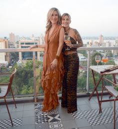 Foto de la galería: Boutique Encantos puso cita con la celebración y solidaridad compartiendo sus 15 años junto a la moda en la ciudad