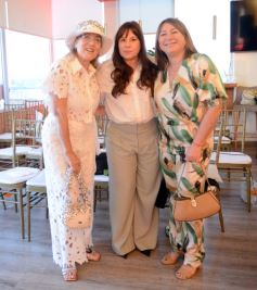 Foto de la galería: Boutique Encantos puso cita con la celebración y solidaridad compartiendo sus 15 años junto a la moda en la ciudad