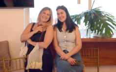 Foto de la galería: Boutique Encantos puso cita con la celebración y solidaridad compartiendo sus 15 años junto a la moda en la ciudad