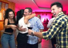 Foto de la galería: Vinos, cata y mucho disfrute: parte de la experiencia que dejó Bastardo Wine en el Rooftop del Hotel Continental