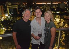 Foto de la galería: Vinos, cata y mucho disfrute: parte de la experiencia que dejó Bastardo Wine en el Rooftop del Hotel Continental