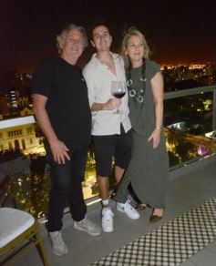 Foto de la galería: Vinos, cata y mucho disfrute: parte de la experiencia que dejó Bastardo Wine en el Rooftop del Hotel Continental