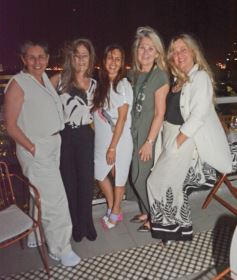 Foto de la galería: Vinos, cata y mucho disfrute: parte de la experiencia que dejó Bastardo Wine en el Rooftop del Hotel Continental