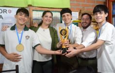 Foto de la galería: Reconocimiento a la dedicación y futuro profesional en el Instituto Superior Combate Mbororé de Posadas